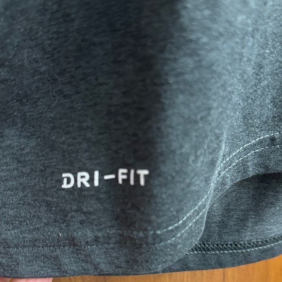 Nike Men's Dark Grey and Red Logo Tee - Picture 2 of 2